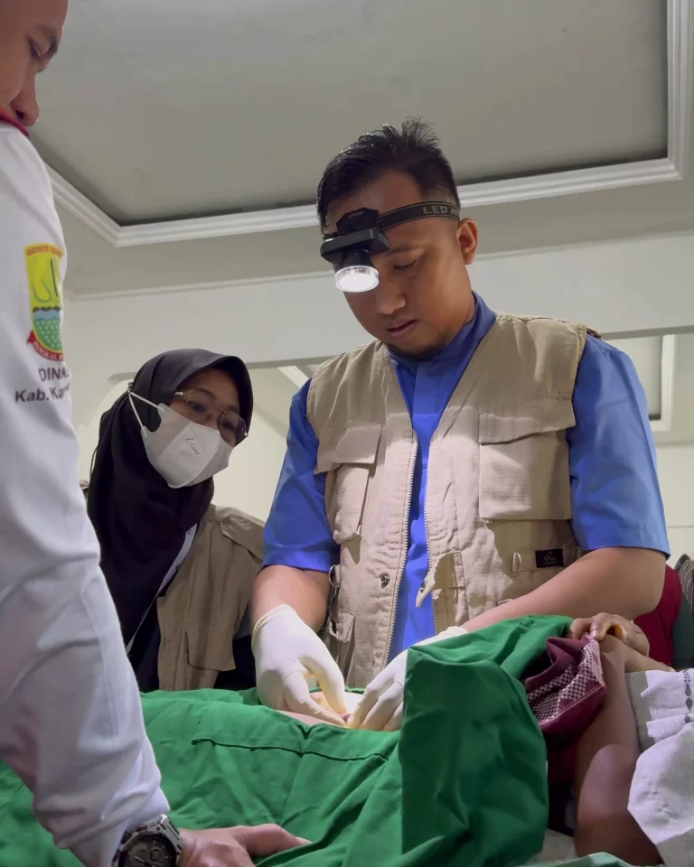 RS IZZA Dukung Kegiatan Bhakti Sosial Khitan Massal Pemda Karawang dalam Acara “Nganjang Ka Warga”